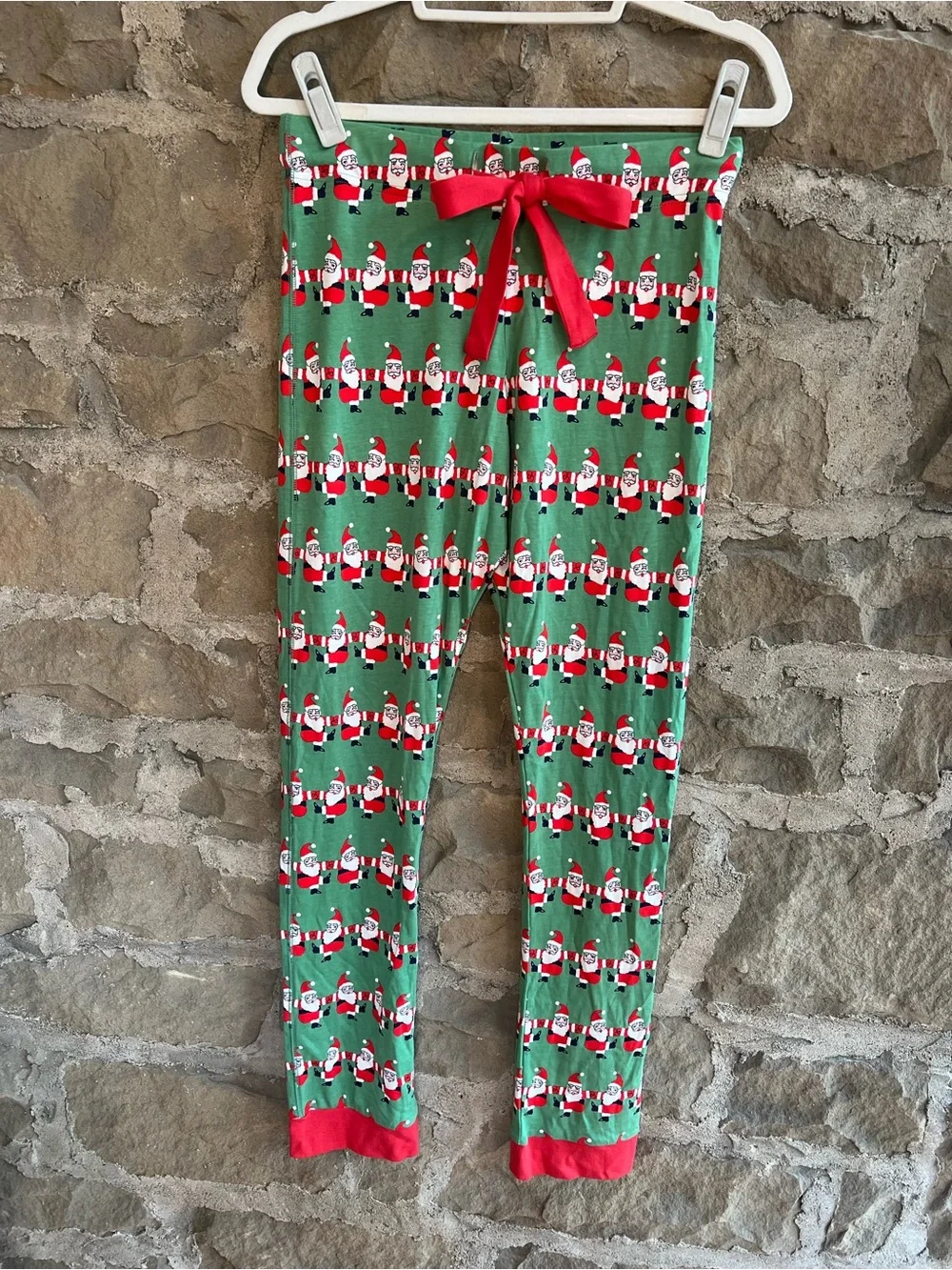 NWT Size M TBBC Chris Kringle Kickline Christmas Santa Print Women's Pajama set